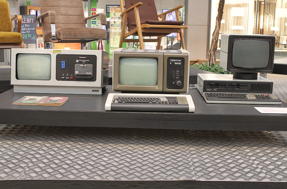 Die ersten DDR Computer in der Ausstellung DDR Design