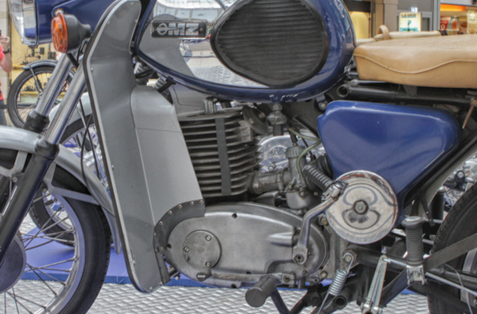 MZ TS 250 in der Ausstellung Zweirad-Legenden in den Gera-Arcaden