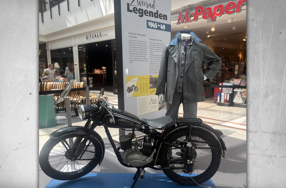 RT 125 in der Ausstellung Zweirad-Legenden in den Gera Arkaden